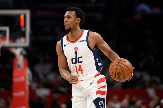 维金斯30分库里19+7+7 勇士力克鹈鹕杯赛全胜